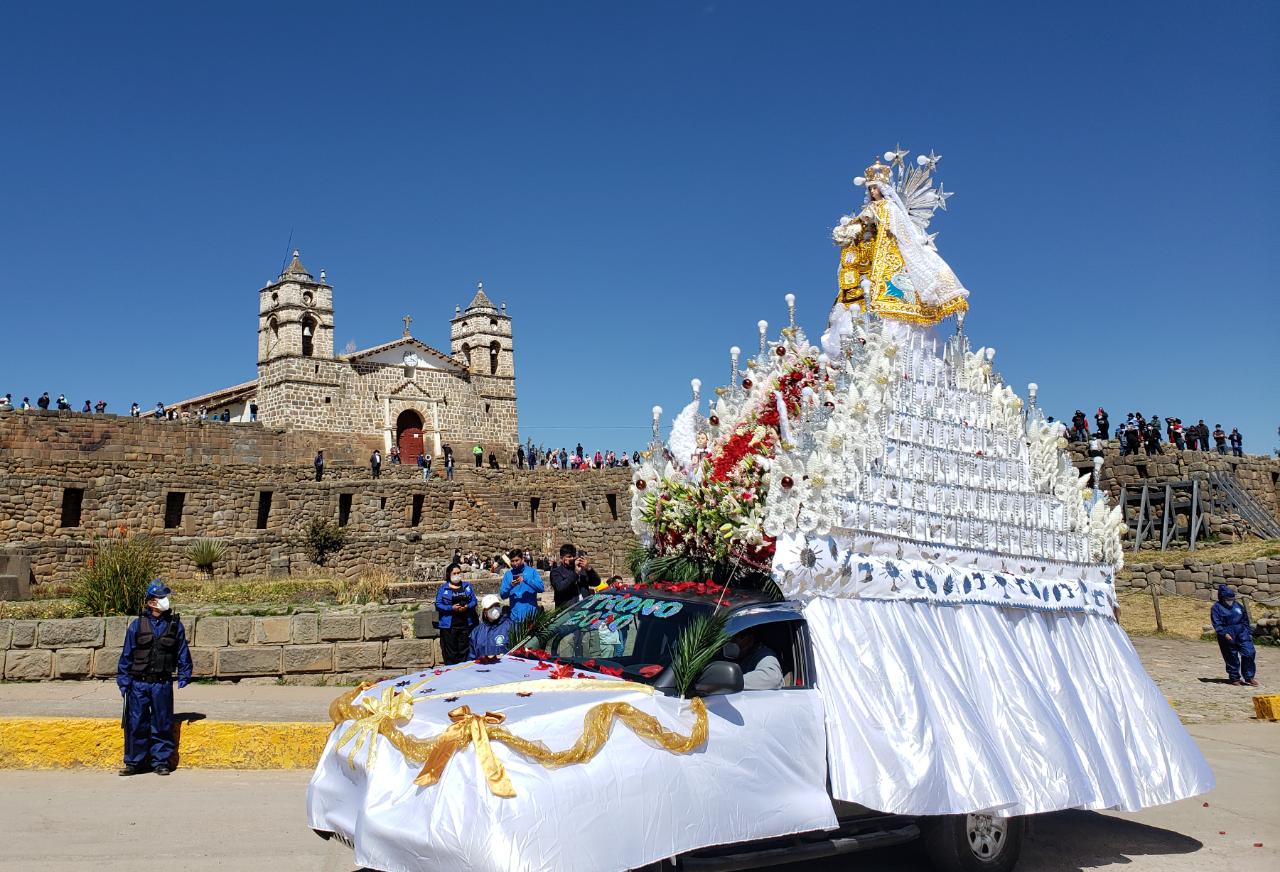 Virgen del Carmen de Vilcashuamán bendijo a los fieles